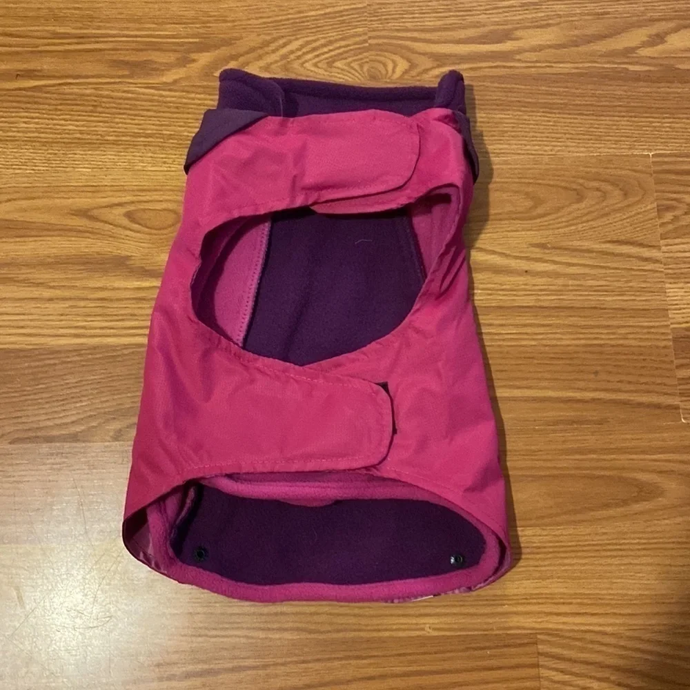Top Paw Sweater & Coat size Medium (CB)